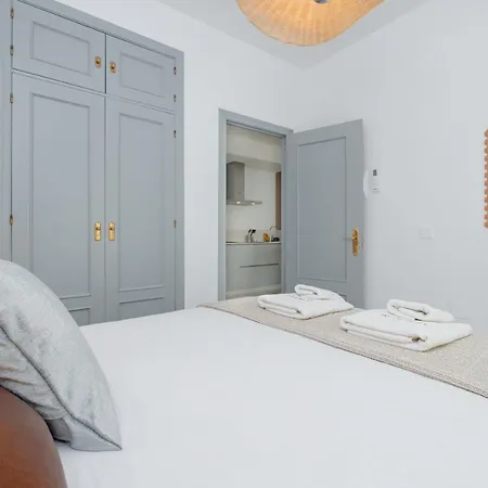 C33 Cosy 1 Bedroom Near Center Apartment *